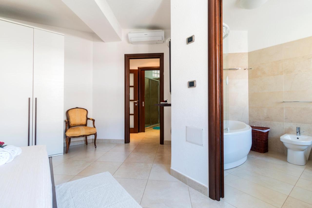 Royal Suite Apartment Кала Гононе Екстериор снимка