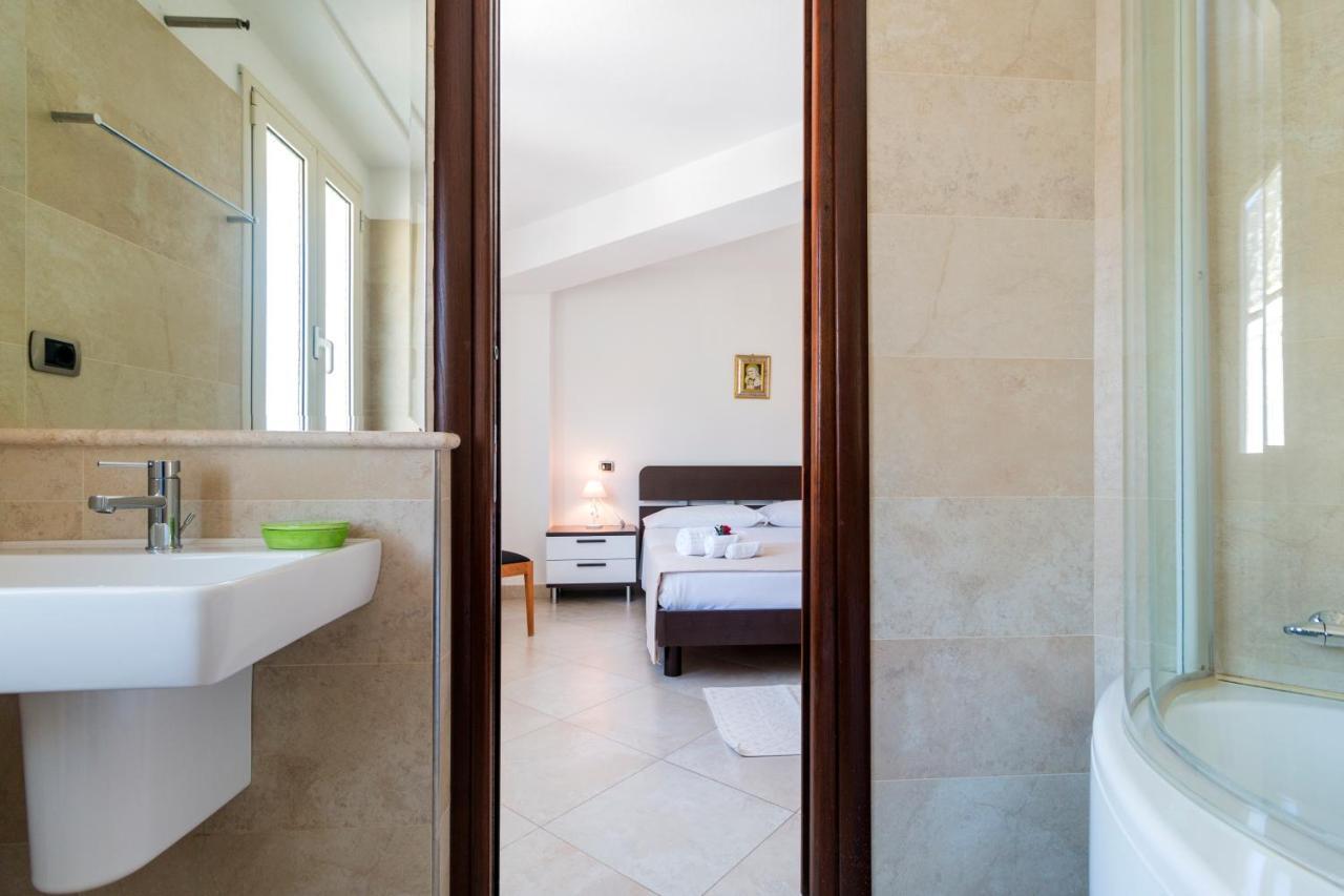 Royal Suite Apartment Кала Гононе Екстериор снимка